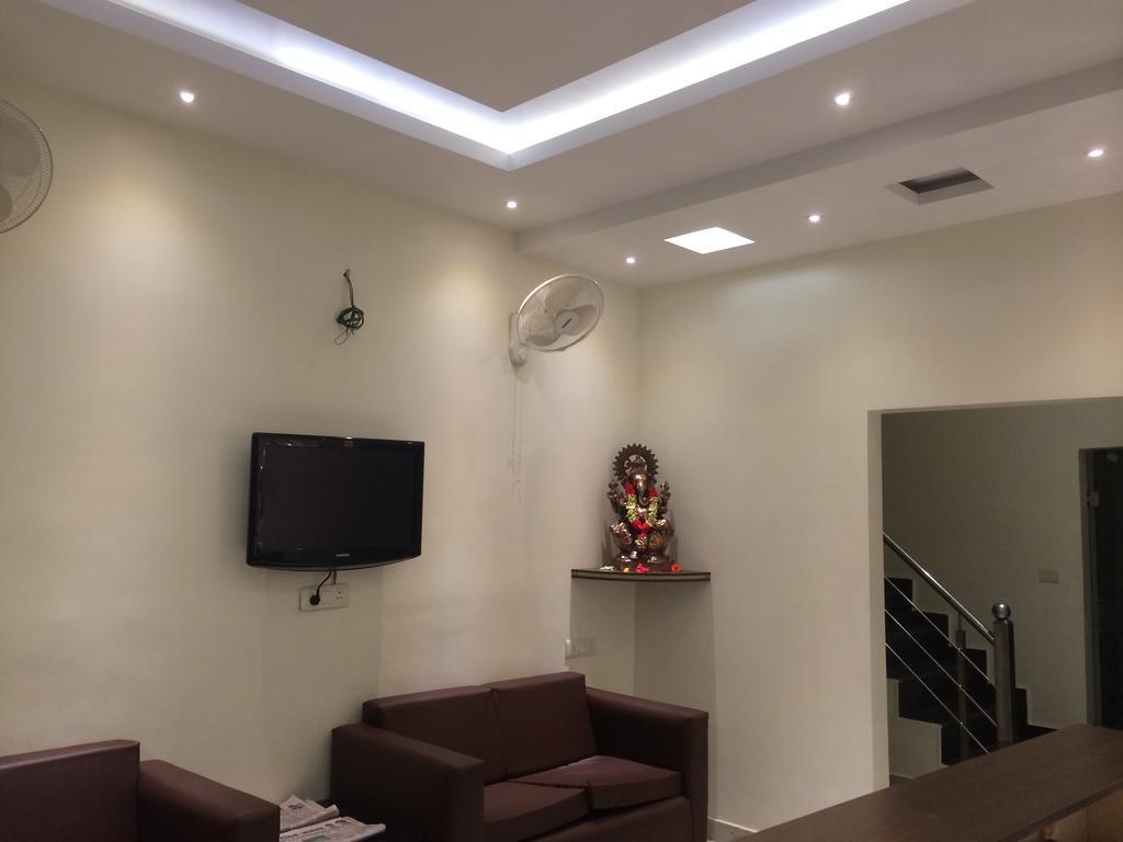 Haldwāni Hotel Surya מראה חיצוני תמונה