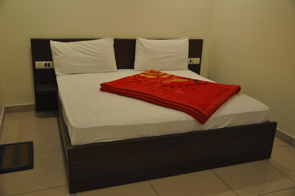 Haldwāni Hotel Surya חדר תמונה